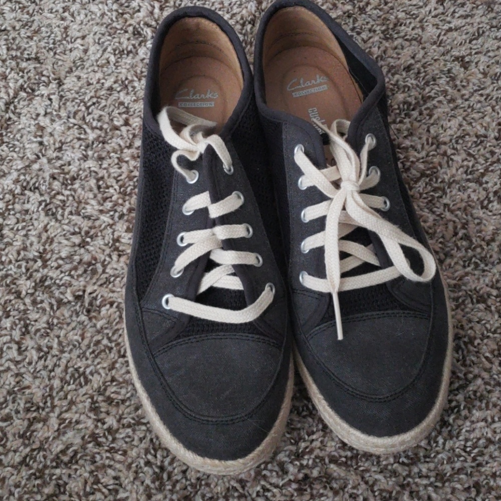 Size 10 Clark's cushion soft espadrille sneakers